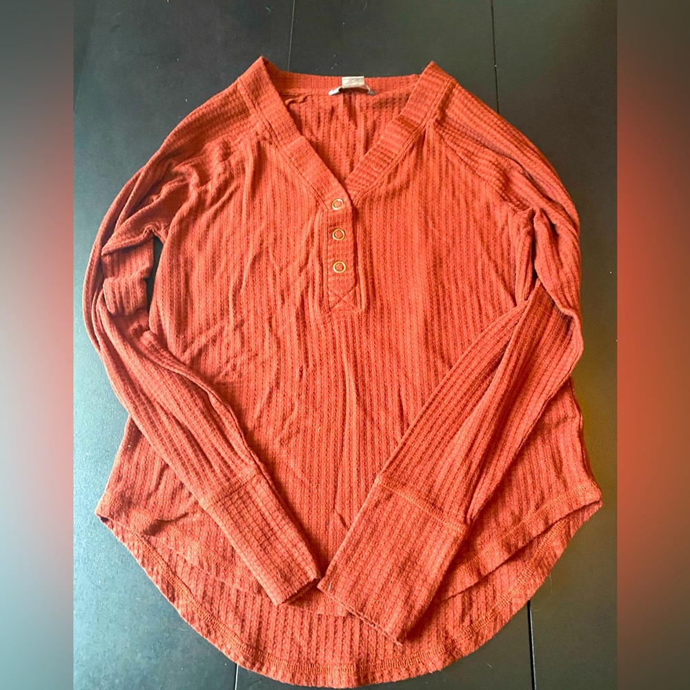 Long sleeve knit